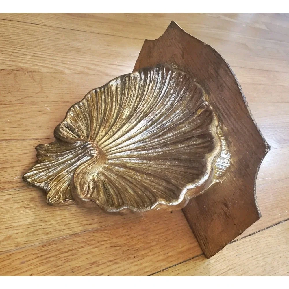 Vtg Pair Gilt Carved Wood Scallop Shell Wall Shelves Corbels Hollywood Regency